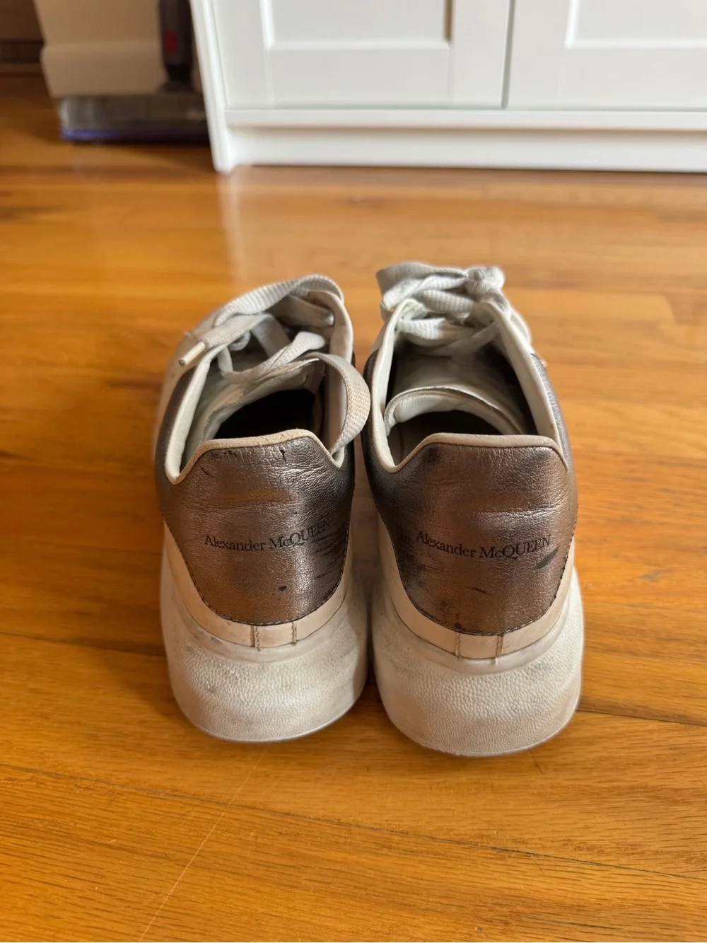 Alexander McQueen Cream/White Low-Top Sneakers